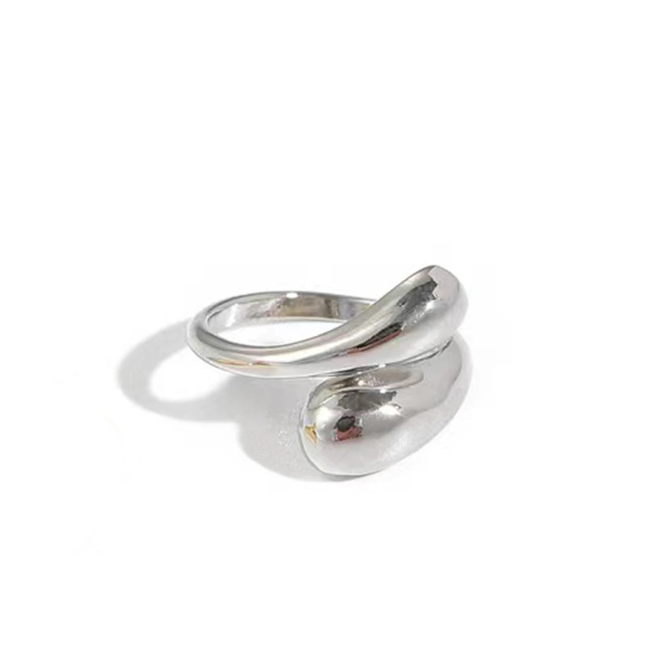 A Single Women's Ring, Simple Water Drop Open Ring, Suitable for Daily Wear and Vacation Wear